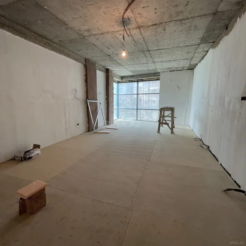 Satılır 4 otaqlı mənzil 200 m²