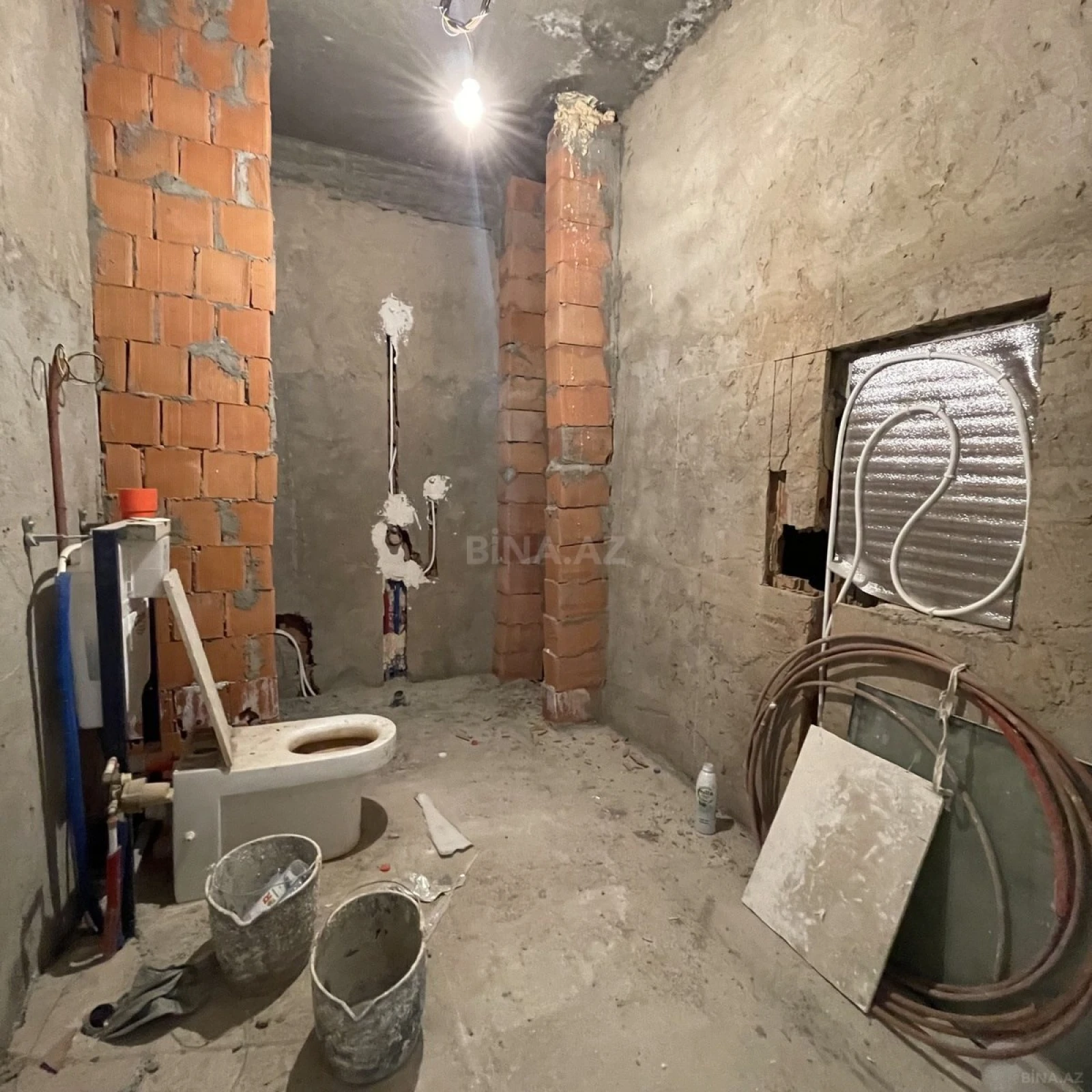 Satılır 4 otaqlı mənzil 200 m²