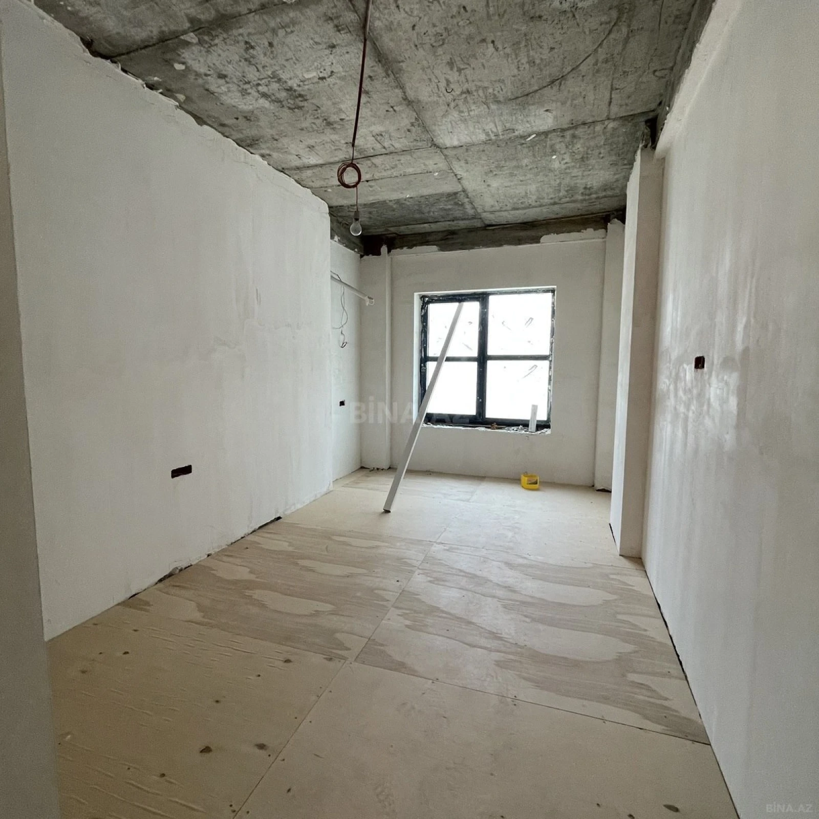 Satılır 4 otaqlı mənzil 200 m²