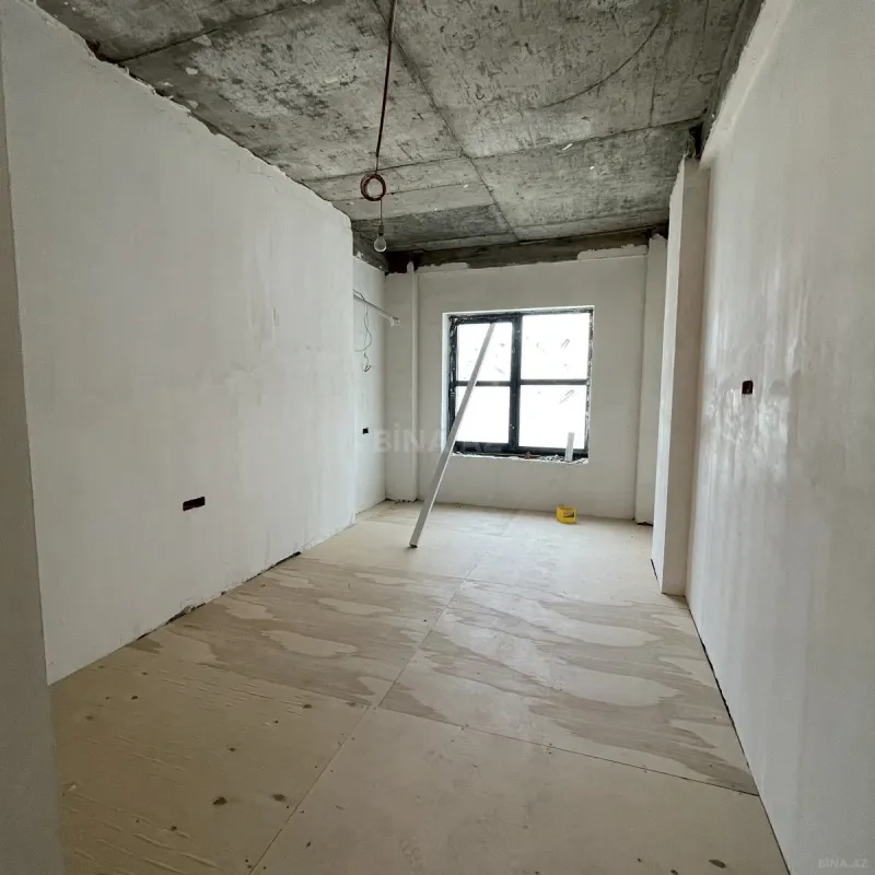 Satılır 4 otaqlı mənzil 200 m²
