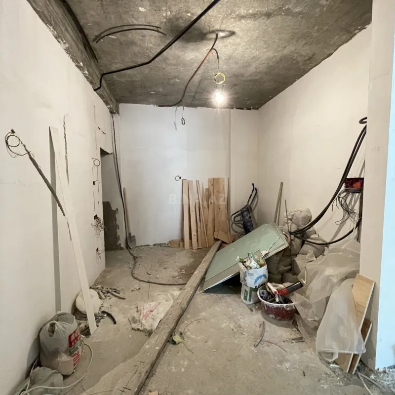Satılır 4 otaqlı mənzil 200 m²