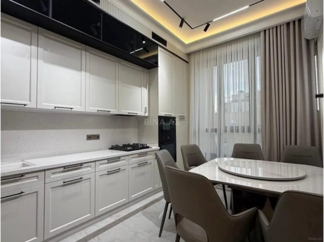 Kirayə verilir 2 otaqlı mənzil 90 m²