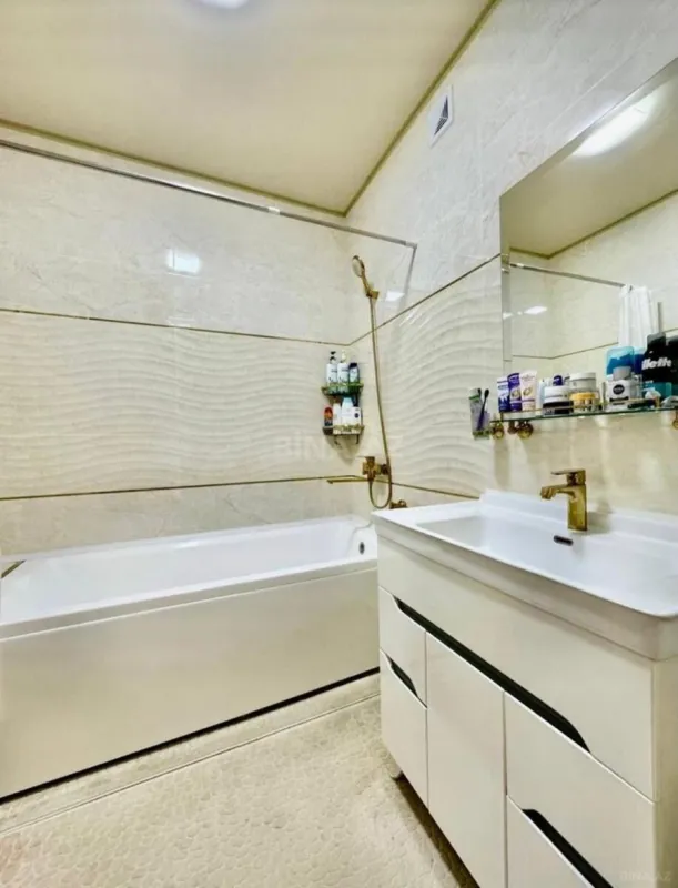 Kirayə verilir 2 otaqlı mənzil 90 m²