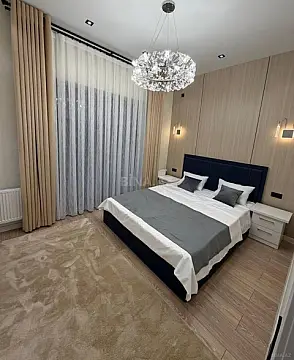 Kirayə verilir 2 otaqlı mənzil 90 m²