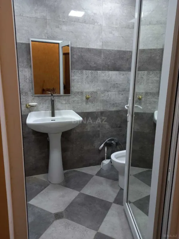 Kirayə verilir 2 otaqlı mənzil 68 m²