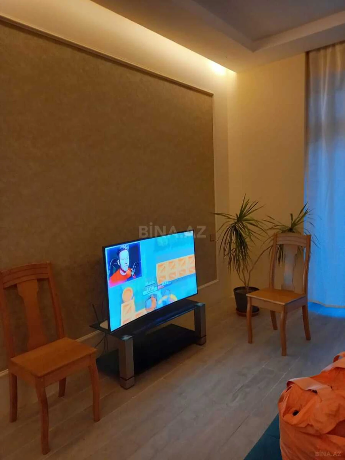 Kirayə verilir 2 otaqlı mənzil 68 m²