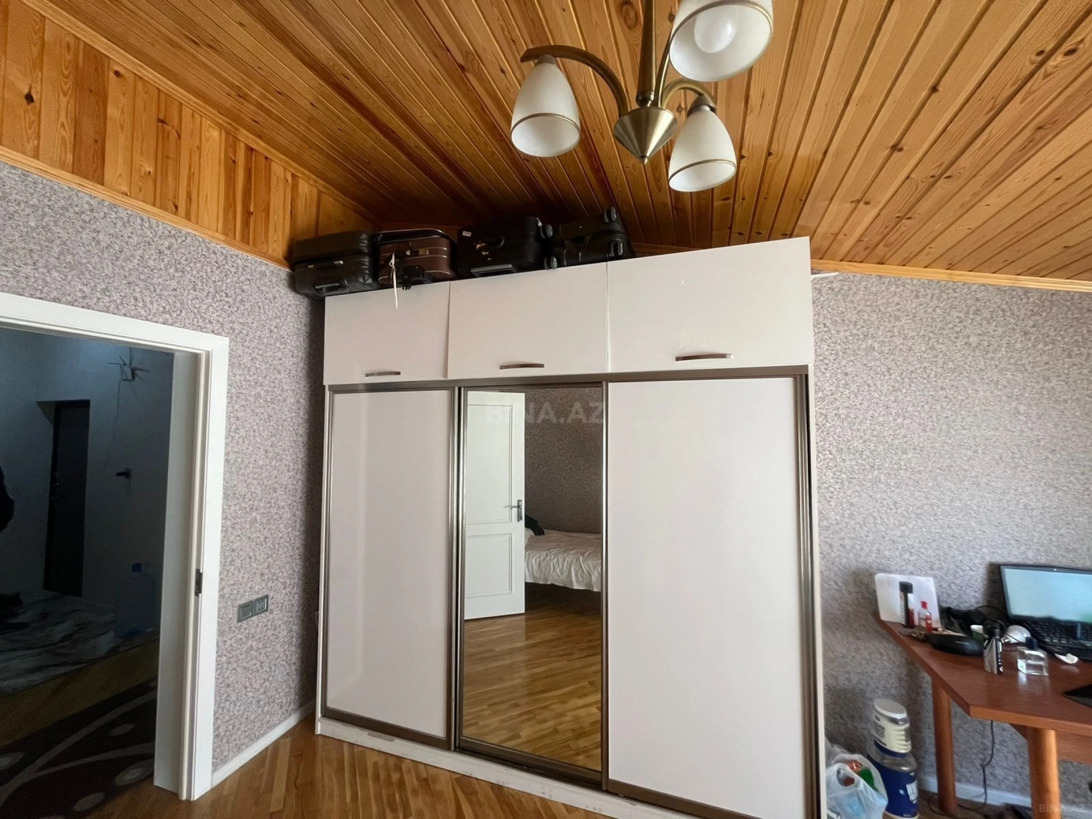 Kirayə verilir 3 otaqlı mənzil 134 m²
