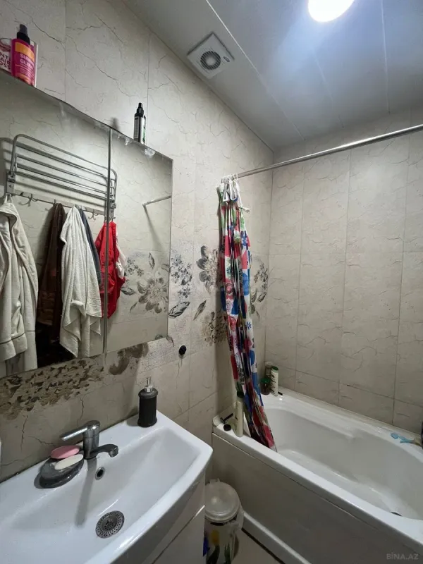 Kirayə verilir 3 otaqlı mənzil 134 m²