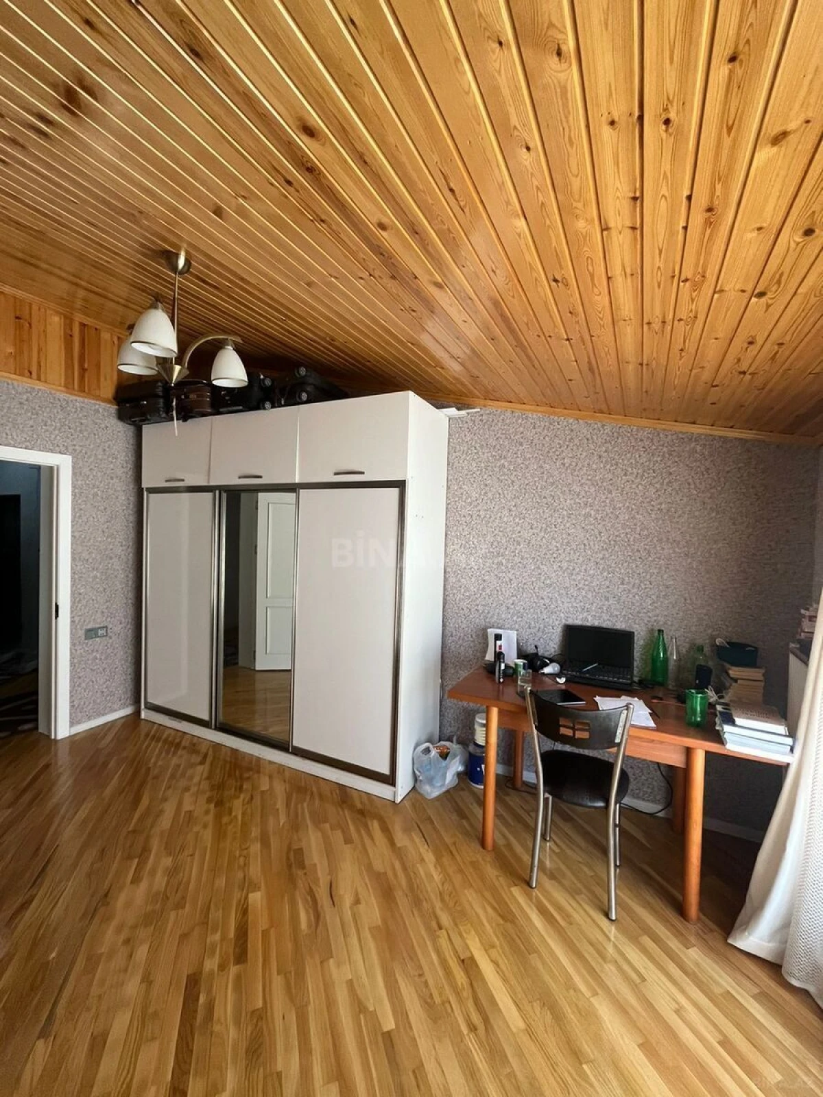 Kirayə verilir 3 otaqlı mənzil 134 m²