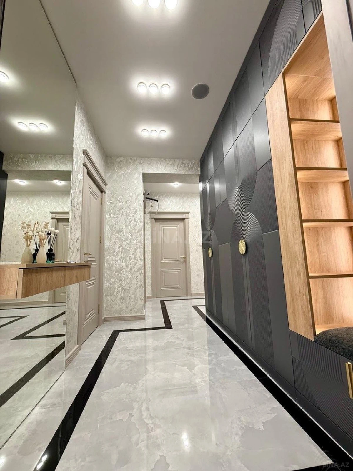 Satılır 3 otaqlı mənzil 110 m²