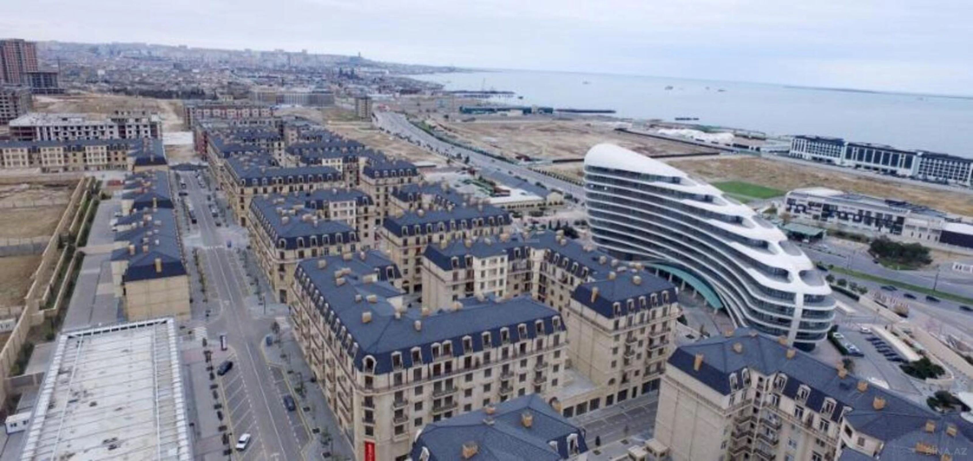 Satılır 3 otaqlı mənzil 157 m²