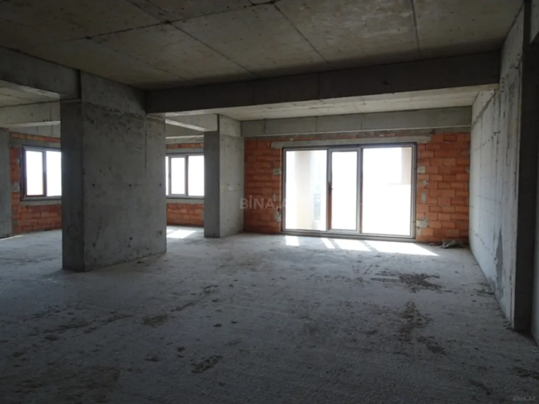 Satılır 3 otaqlı mənzil 157 m²