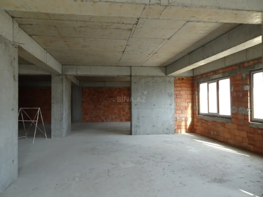 Satılır 3 otaqlı mənzil 157 m²