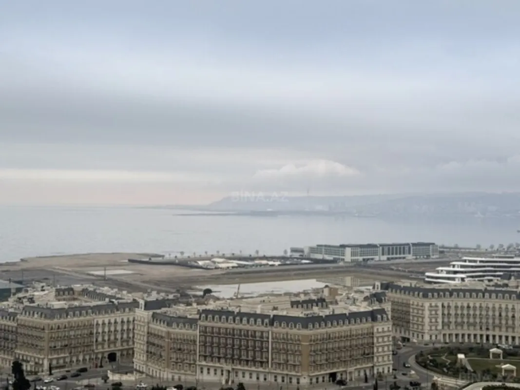 Satılır 3 otaqlı mənzil 157 m²