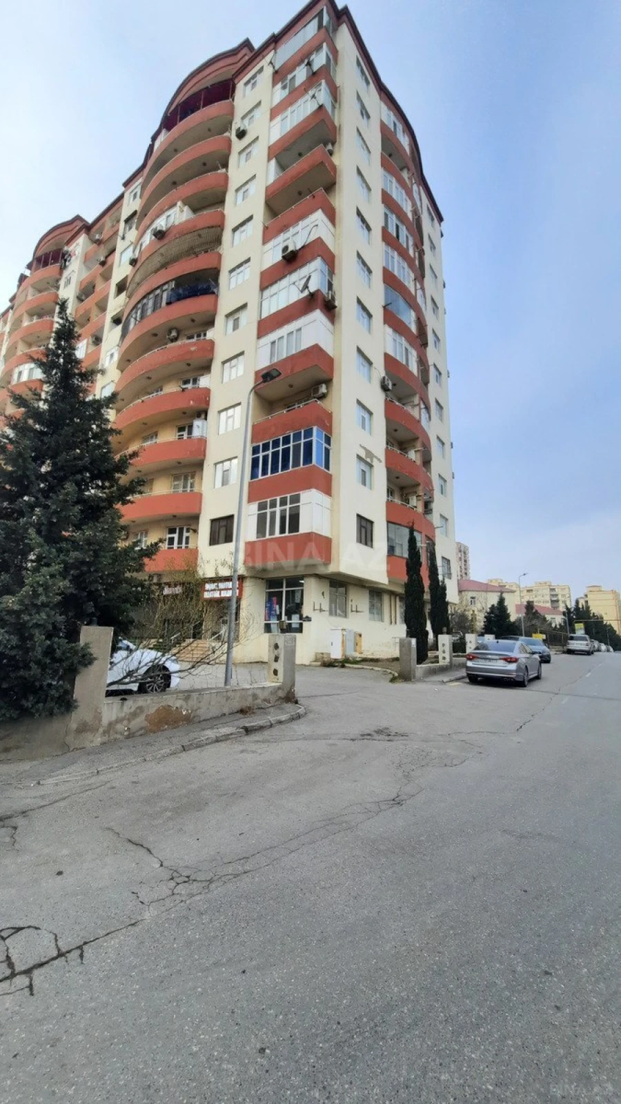 Satılır obyekt 93.5 m²