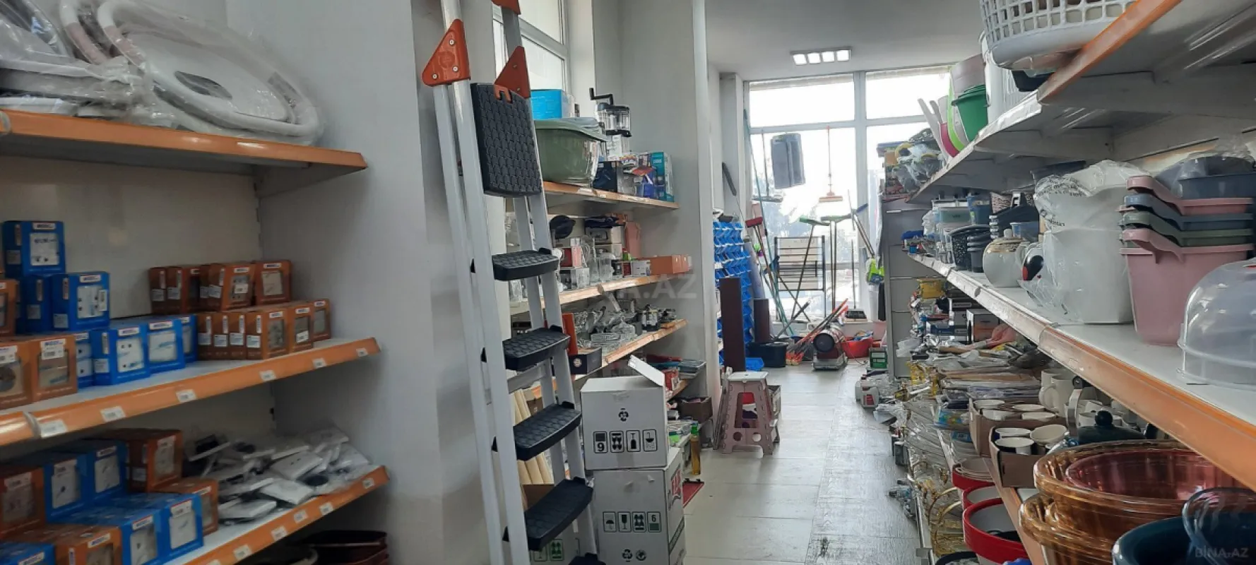 Satılır obyekt 93.5 m²