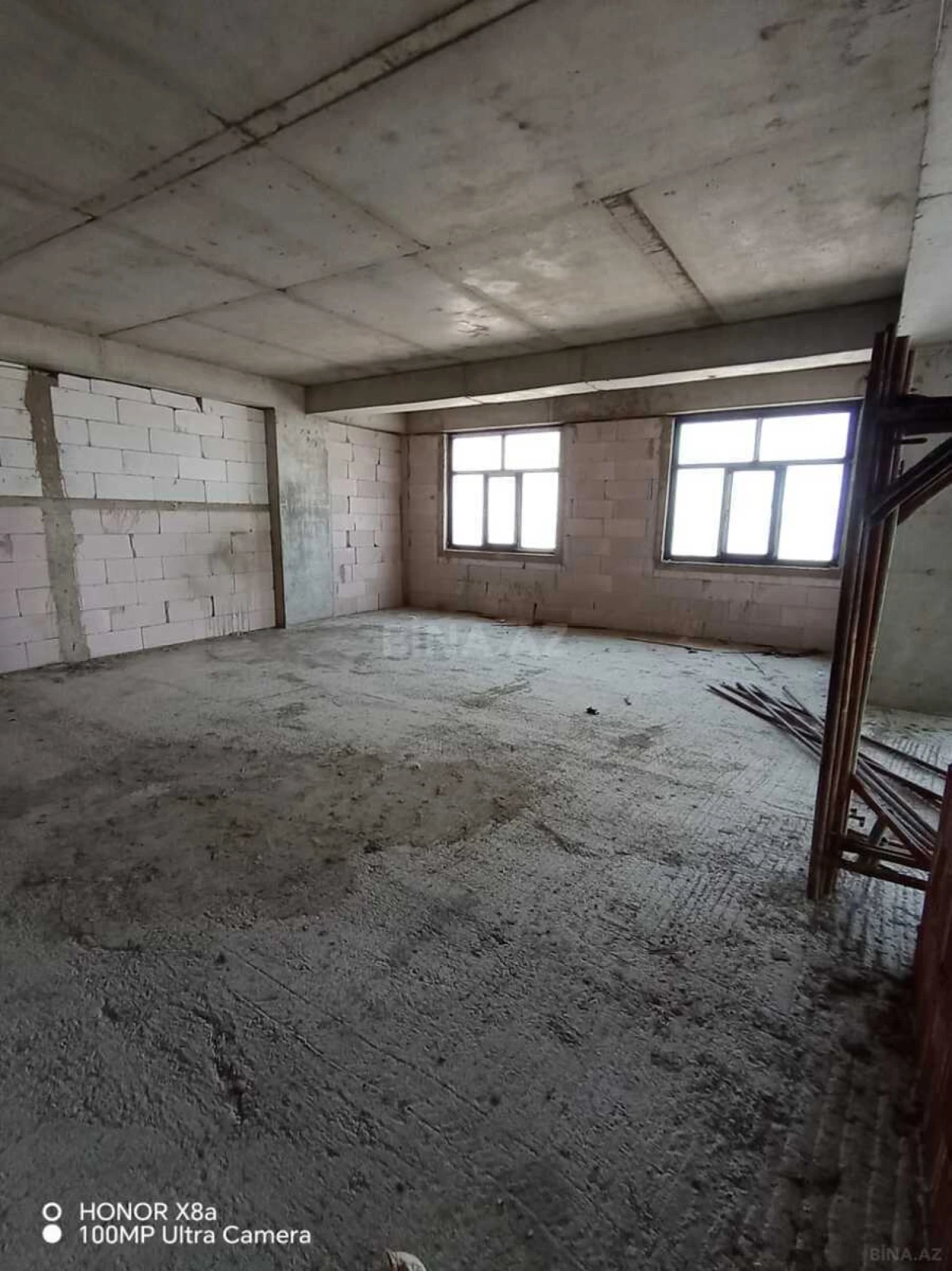 Satılır 2 otaqlı mənzil 115 m²