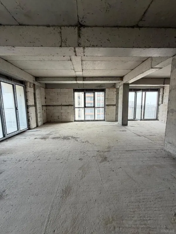 Satılır 3 otaqlı mənzil 124.7 m²