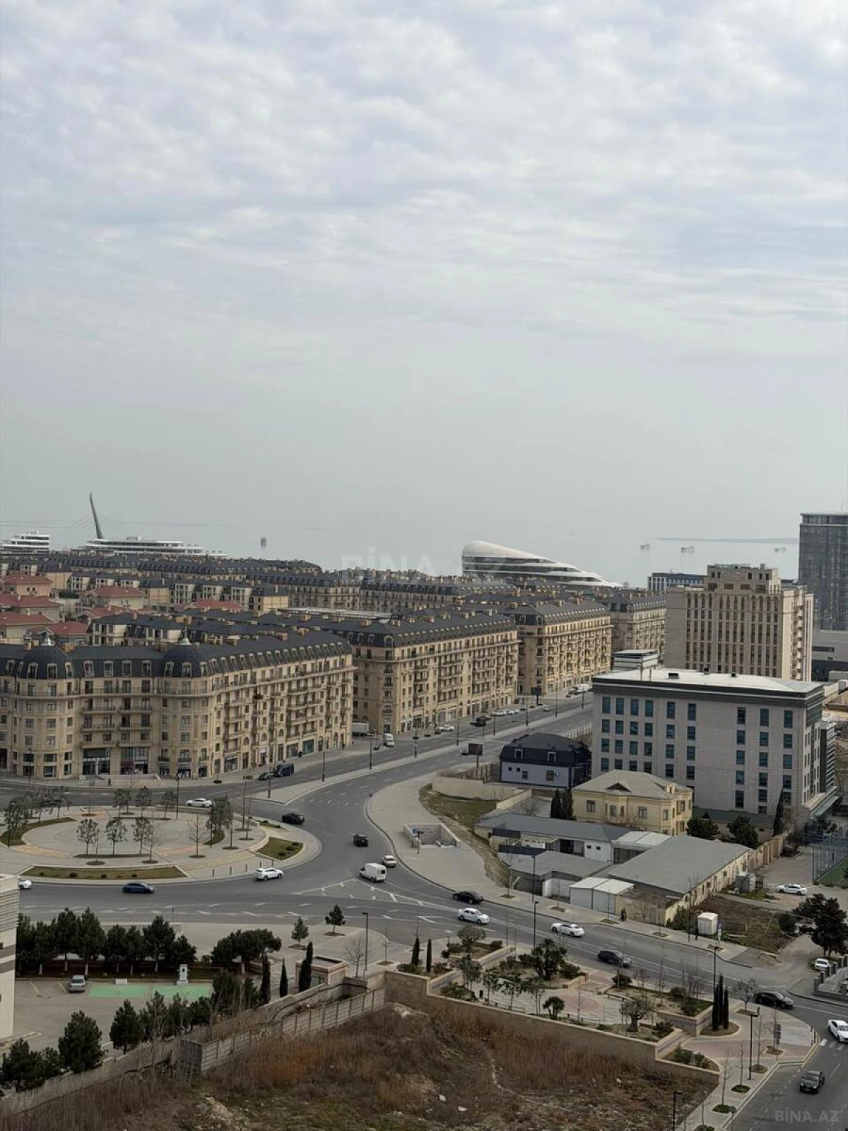 Satılır 3 otaqlı mənzil 124.7 m²