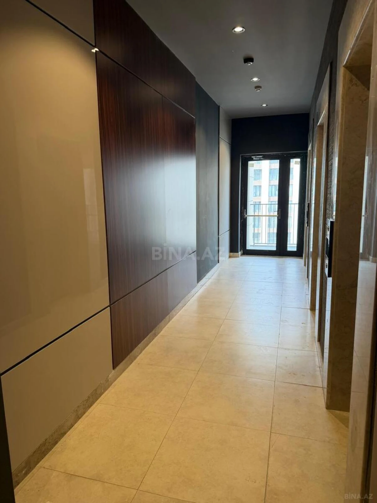 Satılır 3 otaqlı mənzil 124.7 m²