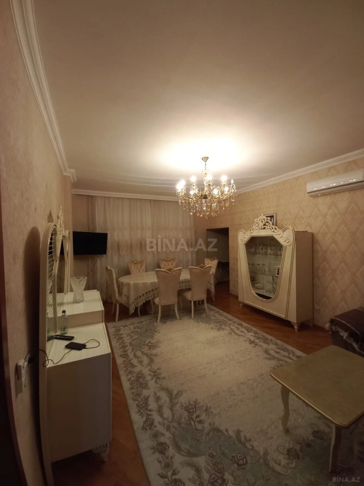 Satılır 2 otaqlı mənzil 100 m²