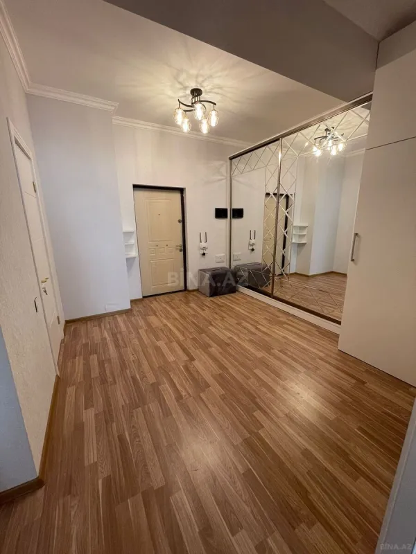 Kirayə verilir 3 otaqlı mənzil 120 m²
