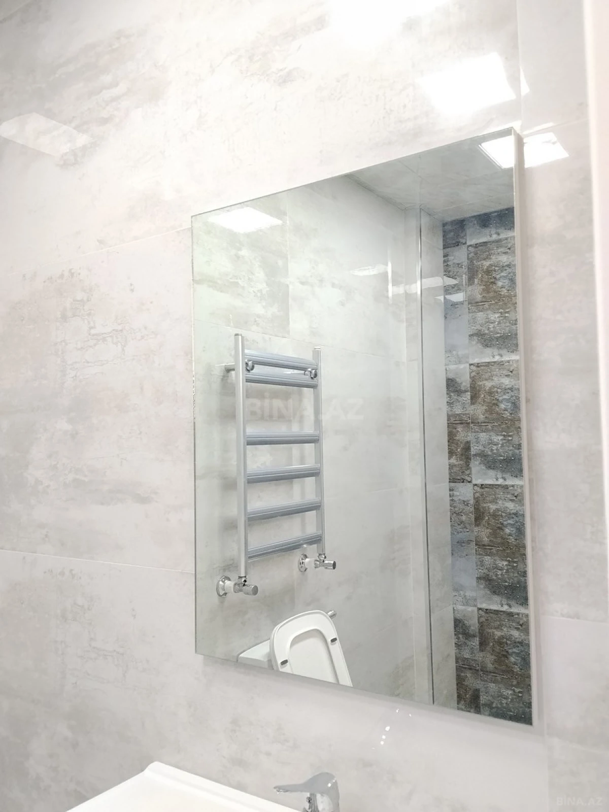 Satılır 2 otaqlı mənzil 68 m²