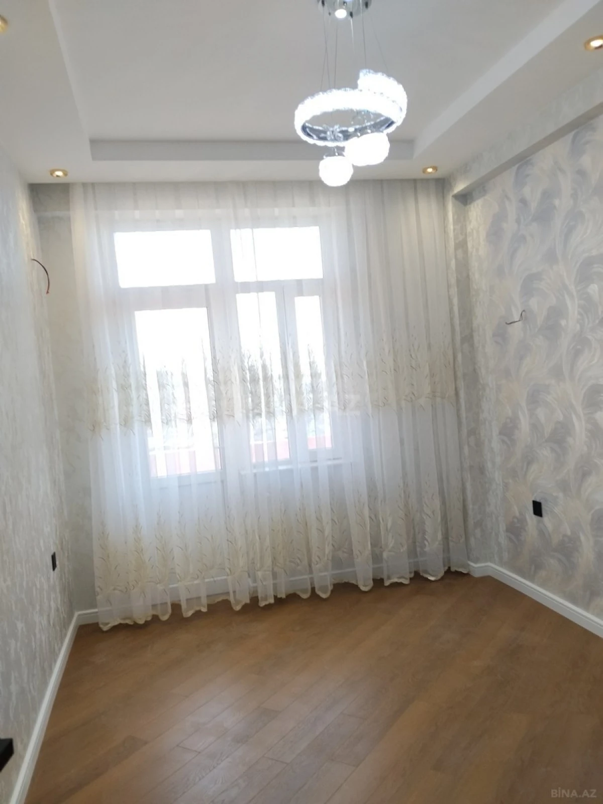 Satılır 2 otaqlı mənzil 68 m²