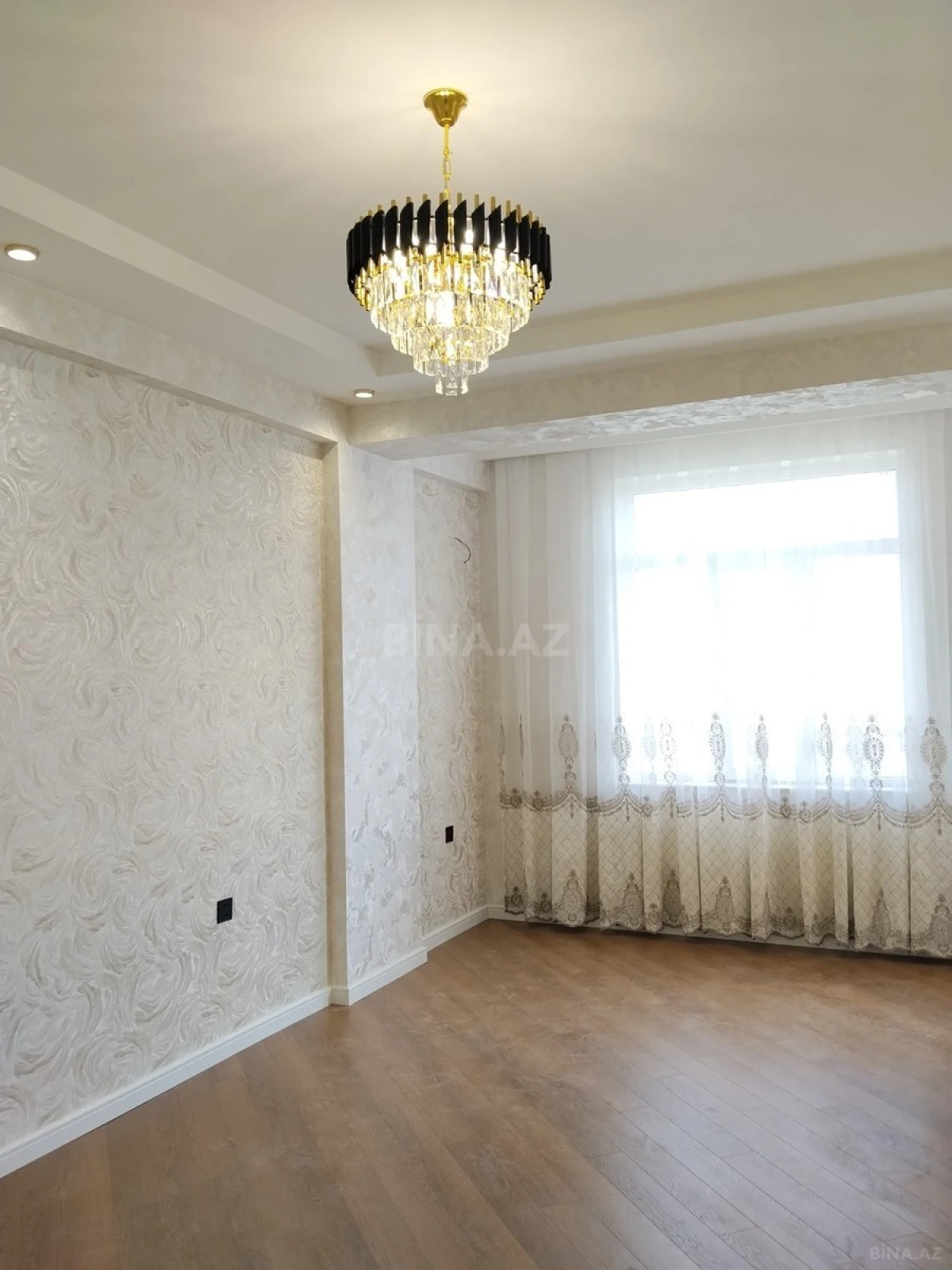 Satılır 2 otaqlı mənzil 68 m²