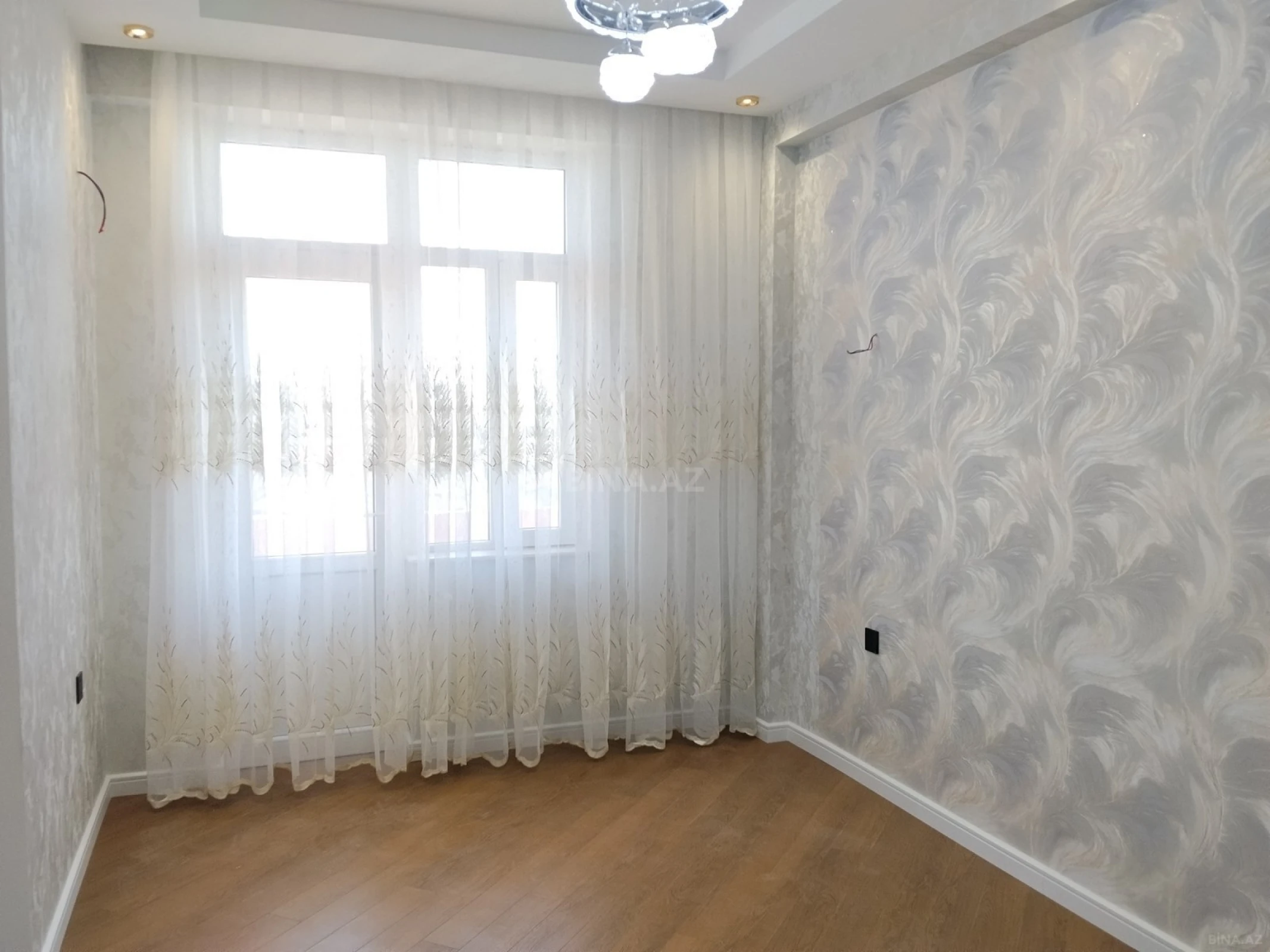 Satılır 2 otaqlı mənzil 68 m²