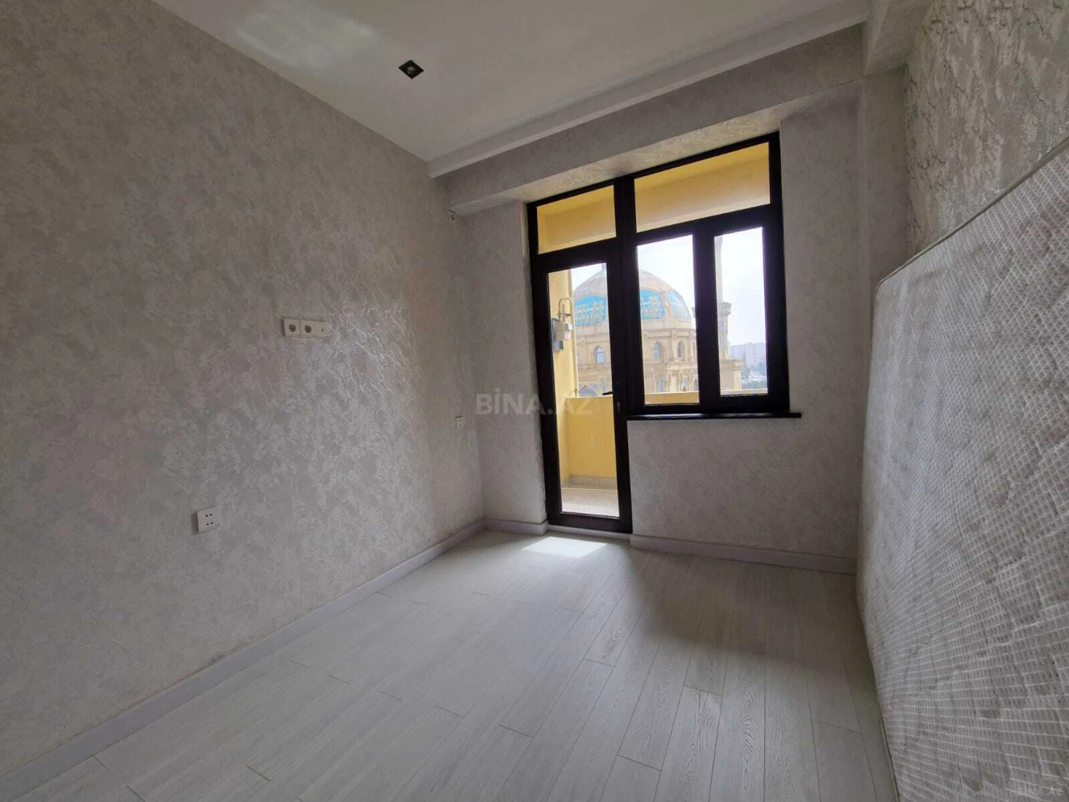 Satılır 2 otaqlı mənzil 53 m²