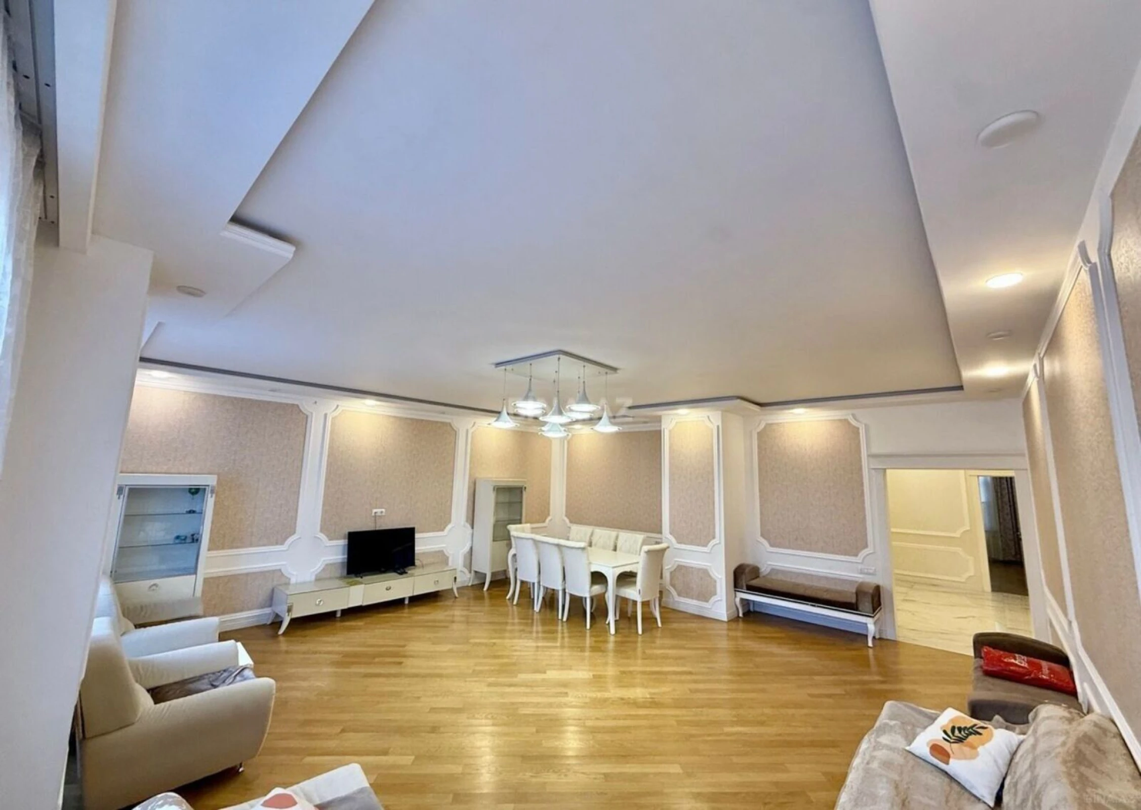 Kirayə verilir 4 otaqlı mənzil 185 m²