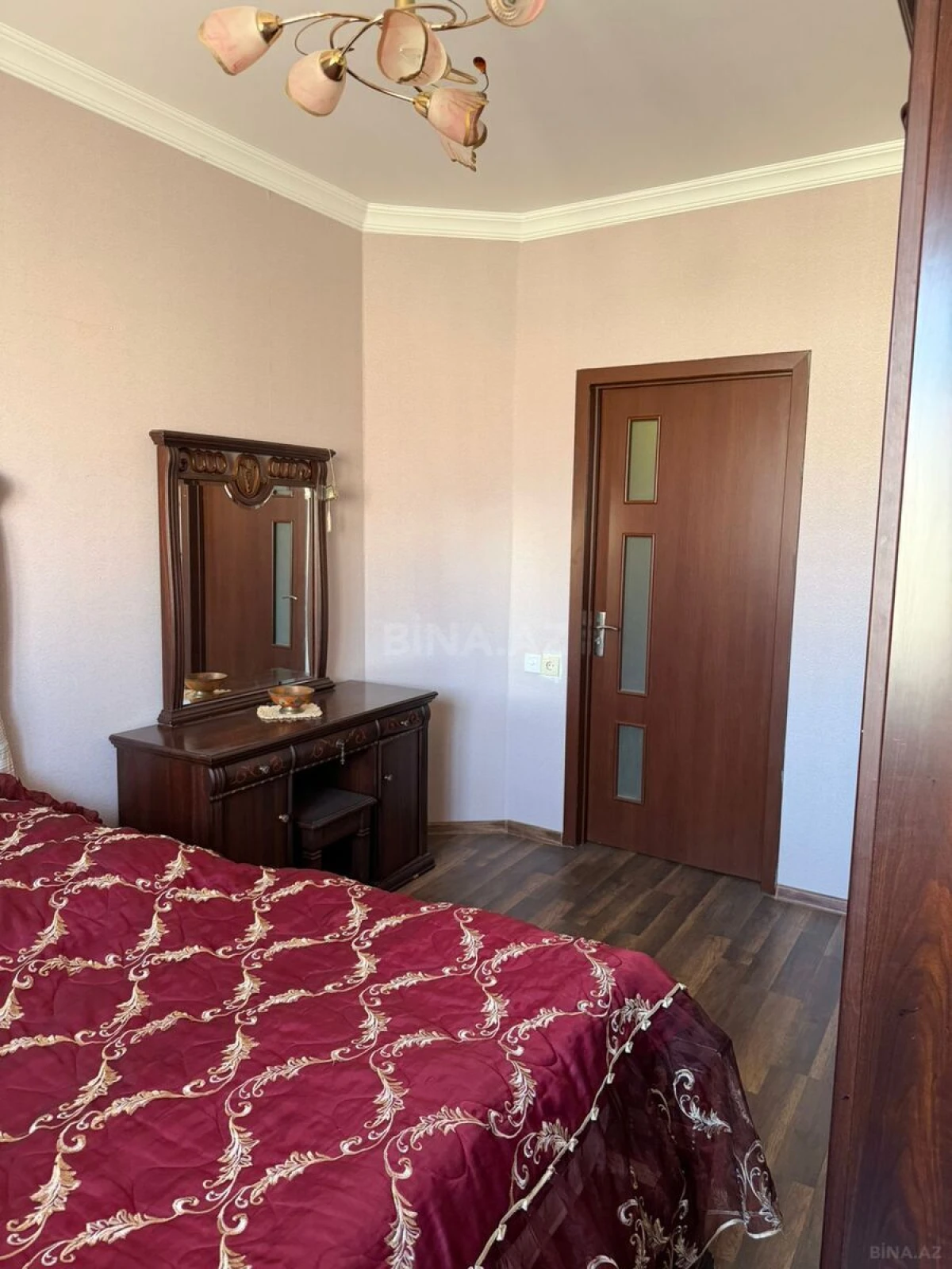 Satılır 2 otaqlı mənzil 61 m²