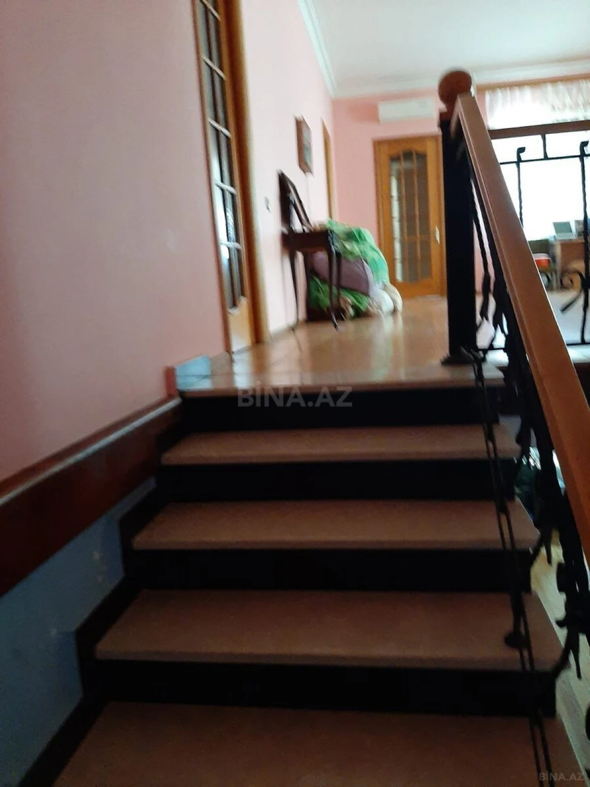 Satılır 6 otaqlı həyət evi 540 m²