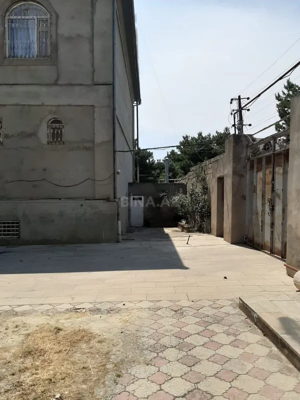 Satılır 6 otaqlı həyət evi 540 m²