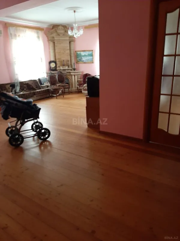 Satılır 6 otaqlı həyət evi 540 m²