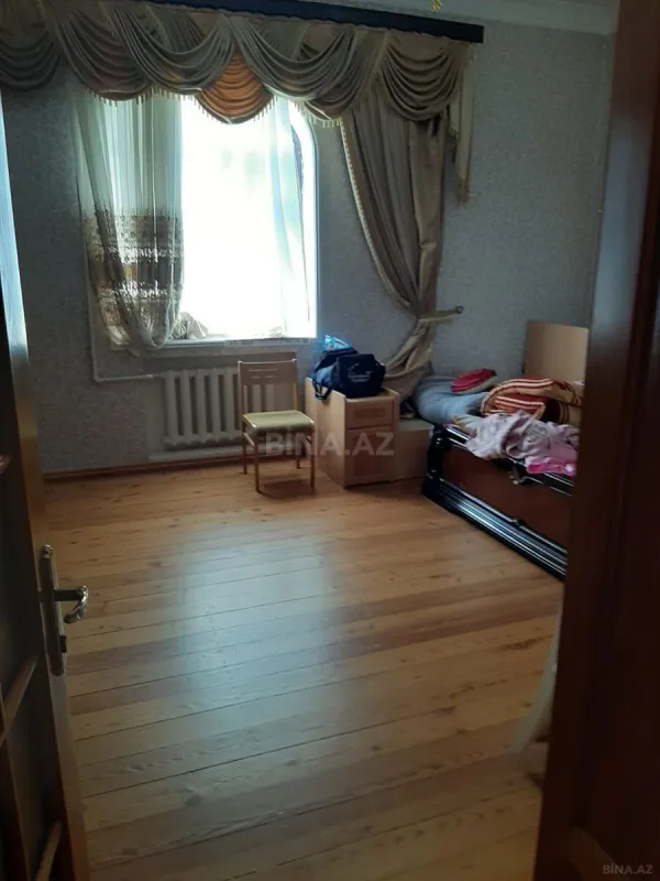 Satılır 6 otaqlı həyət evi 540 m²