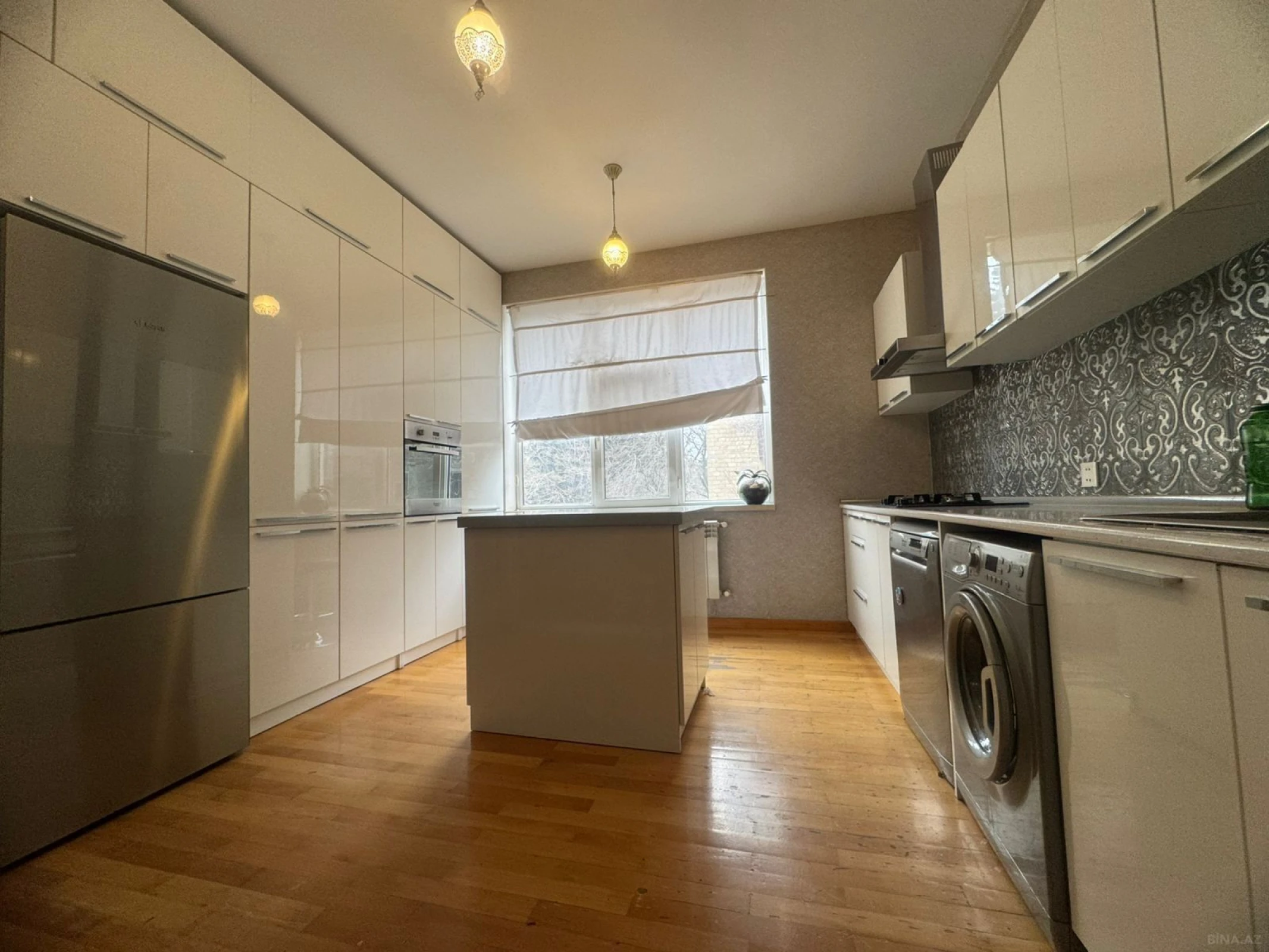 Kirayə verilir 3 otaqlı mənzil 105 m²