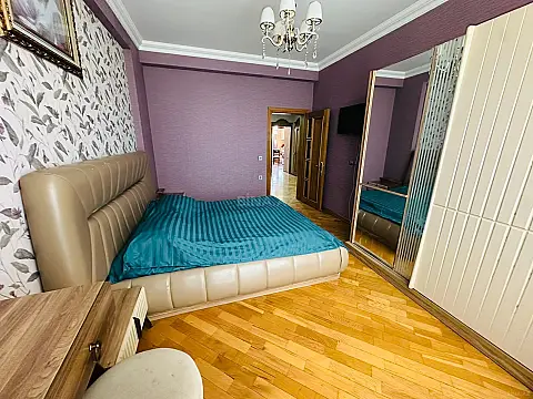 Satılır 3 otaqlı mənzil 115 m²