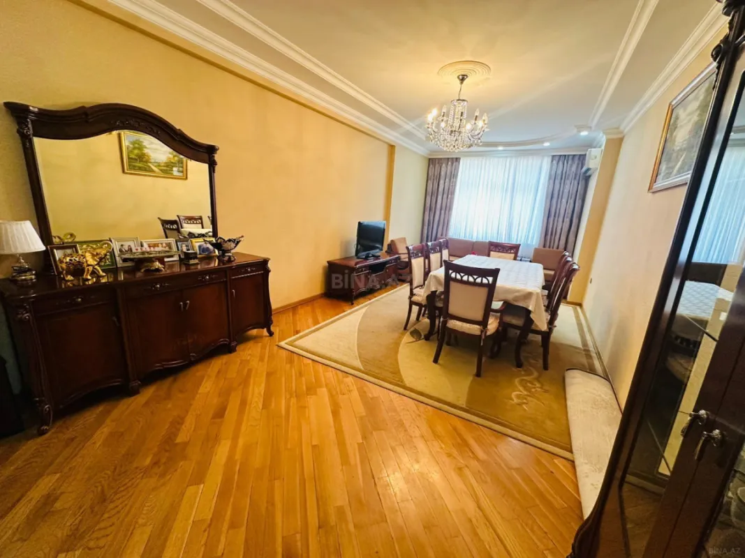Satılır 3 otaqlı mənzil 115 m²
