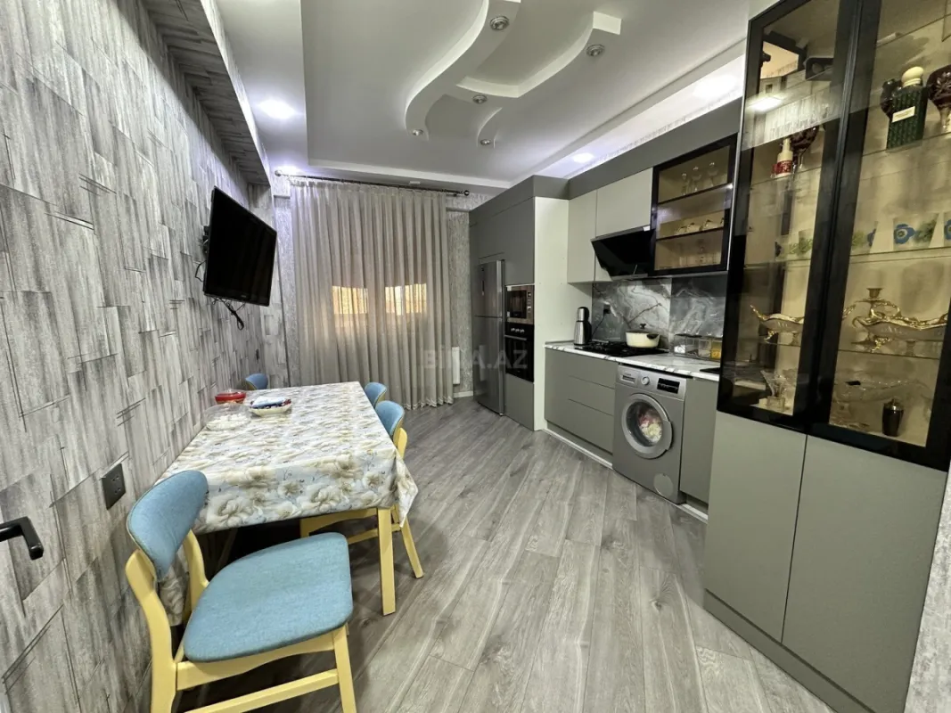 Satılır 2 otaqlı mənzil 93 m²