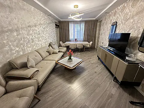 Satılır 2 otaqlı mənzil 93 m²