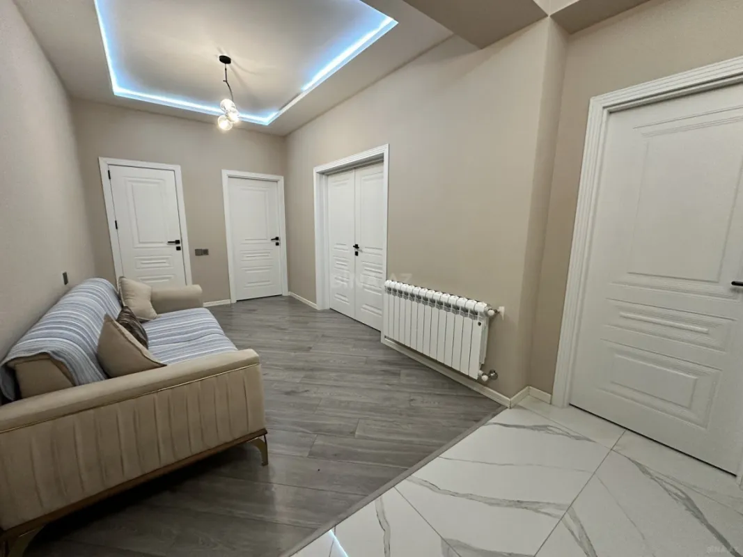 Satılır 2 otaqlı mənzil 93 m²