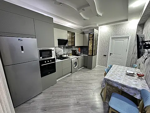 Satılır 2 otaqlı mənzil 93 m²