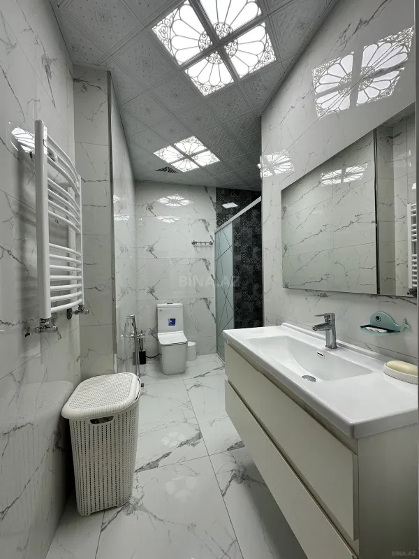 Satılır 2 otaqlı mənzil 93 m²