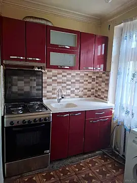 Kirayə verilir 2 otaqlı mənzil 45 m²