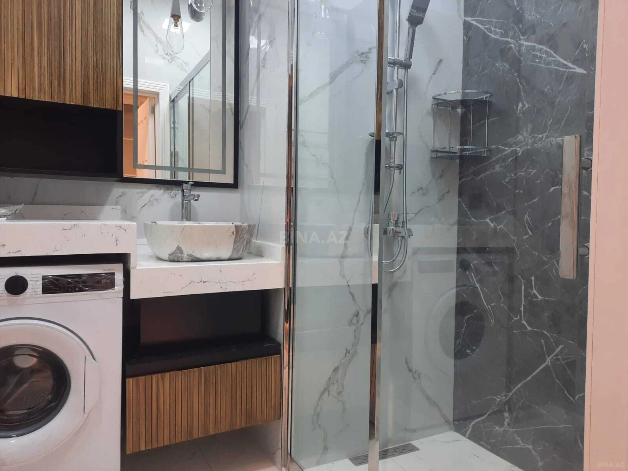 Kirayə verilir 2 otaqlı mənzil 77 m²