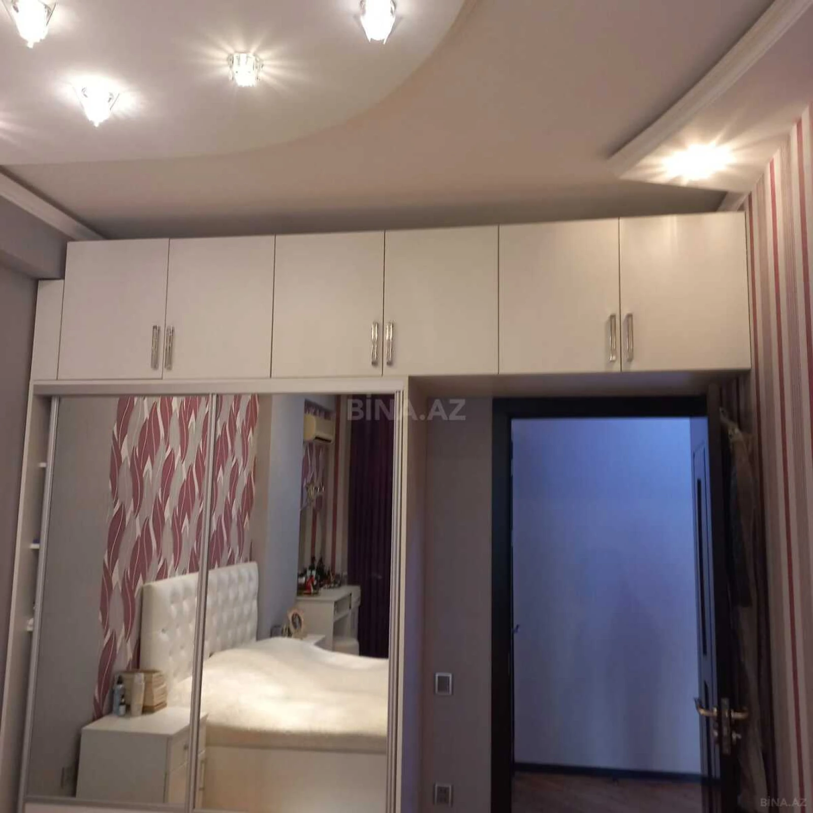 Satılır 3 otaqlı mənzil 92 m²