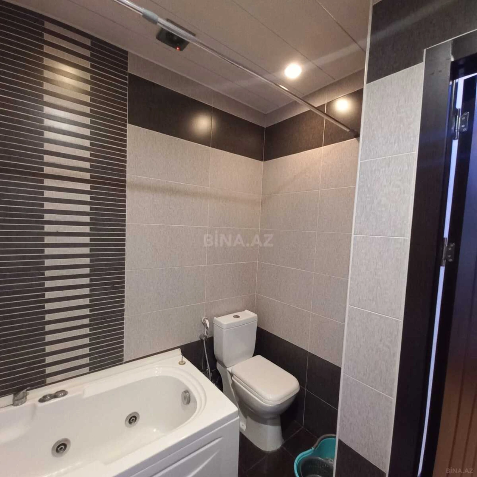 Satılır 3 otaqlı mənzil 92 m²