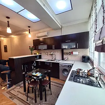 Satılır 3 otaqlı mənzil 92 m²